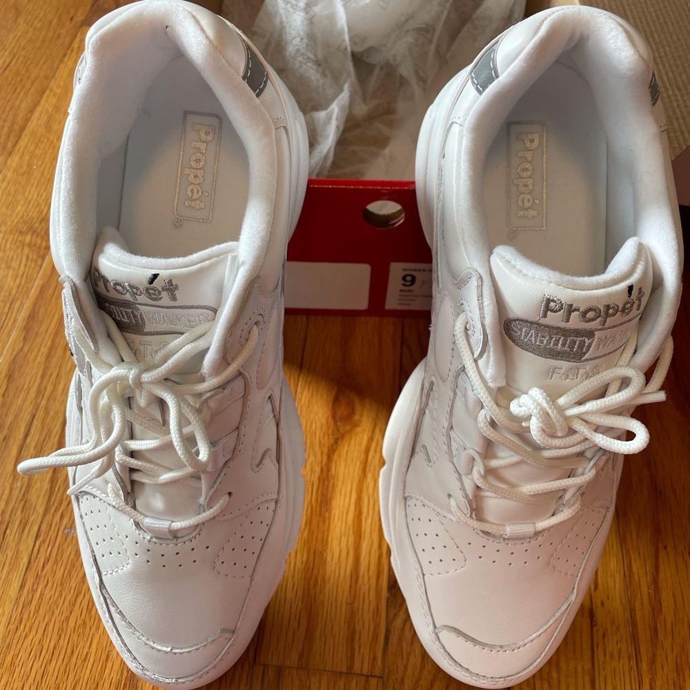 White Size 9 Propet Sneakers